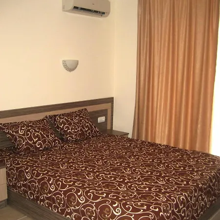 Holiday Guest Houses Anvers 27 * Елените