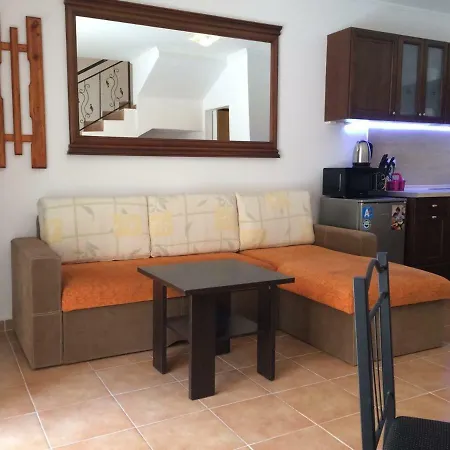 Holiday Guest Houses Anvers 27 * Елените