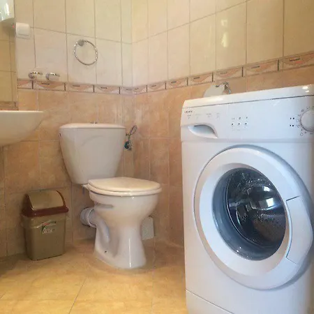Holiday Guest Houses Anvers 27 * Елените
